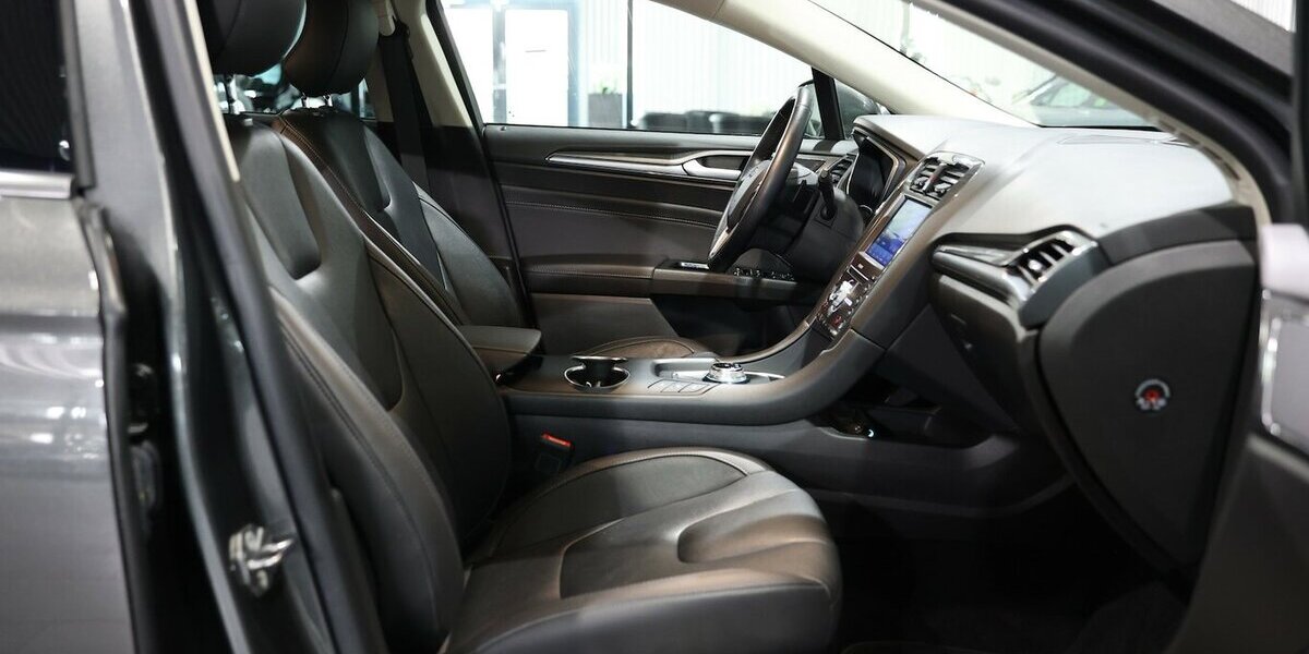 Ford Mondeo Tunier 2.0 EB TITANIUM / VOLL-LEDER, LED 115.000 km 17.555 &euro; Hamm 59077