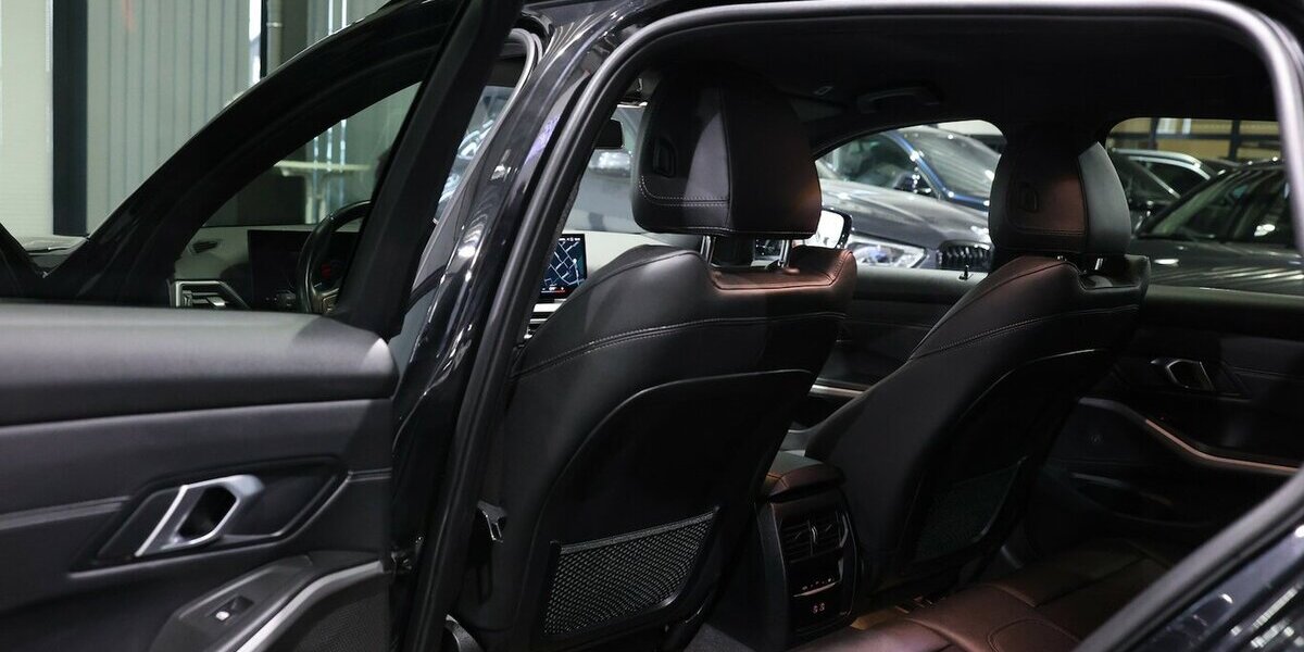 BMW 318d Touring SHADOW SPORT CURVED+NAVI,LEDER,LED 74.000 km 28.777 &euro; Hamm 59077