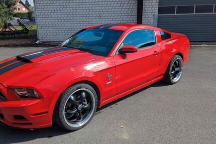Ford Mustang 195.000 km 12.500 &euro; Werl 59457