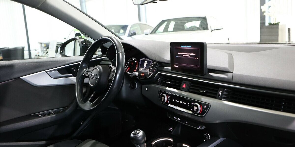 Audi A4 Avant 35 TFSI SPORT / 1.HAND / LED / NAVI+ 108.000 km 17.994 &euro; Hamm 59077