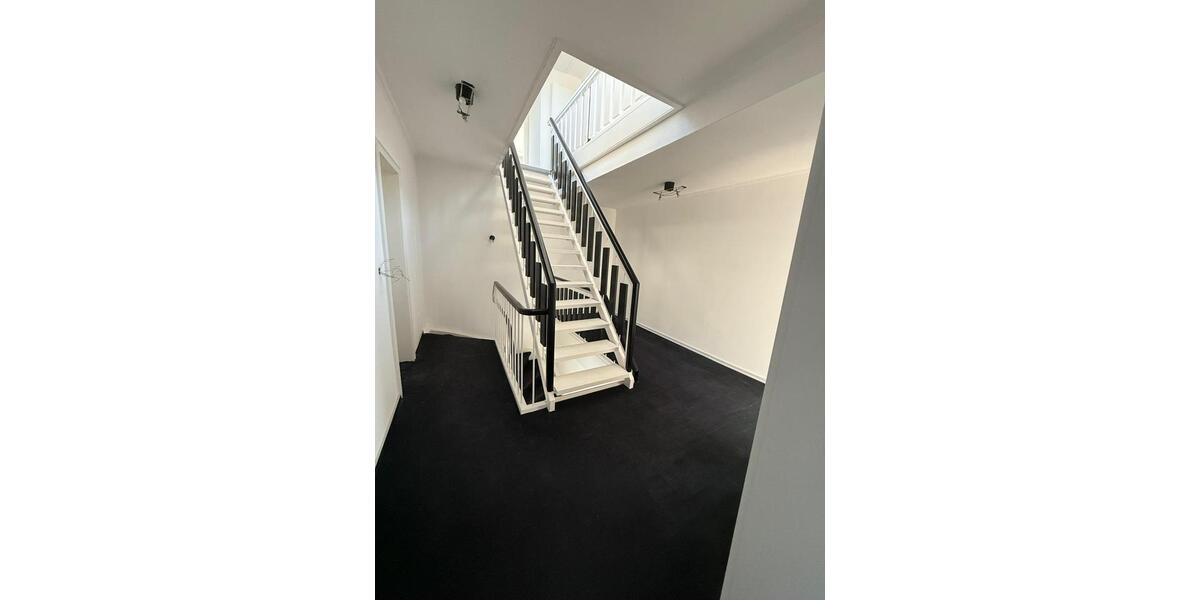 Doppelhaushälfte Soest - 6 Zimmer, 200 m&sup2;, 2.000&euro; | Angebot:25857395