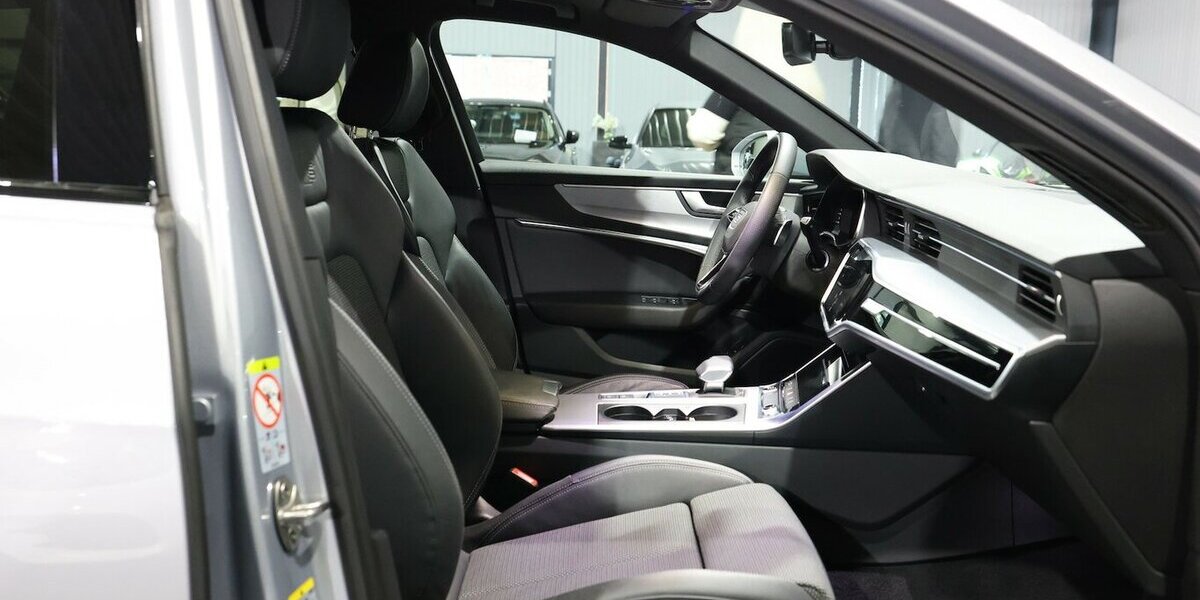 Audi A6 Avant 40 TDI S-LINE BLACK / PANORAMA, LED, VC 30.000 km 42.777 &euro; Hamm 59077