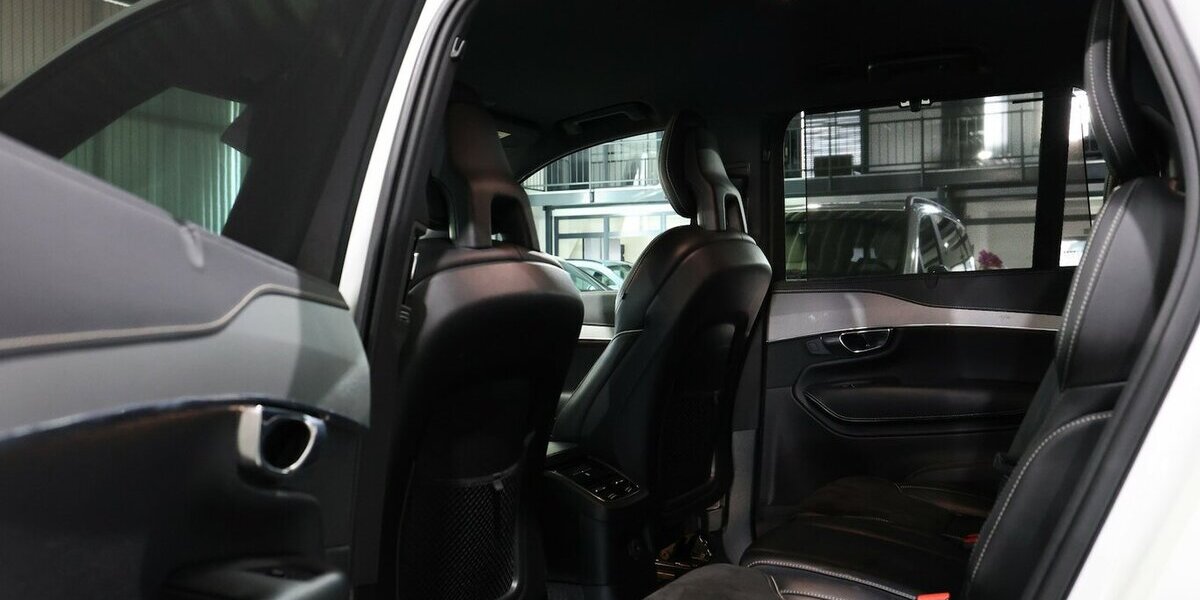 Volvo XC90 RECHARGE P-HEV AWD R-DESIGN SPORT 7-SITZER 137.000 km 36.991 &euro; Hamm 59077