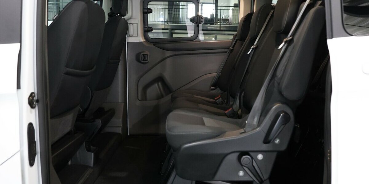 Ford Tourneo Custom 2.0 TDCI 320 L1 / 8-SITZER / NAVI 119.000 km 27.777 &euro; Hamm 59077