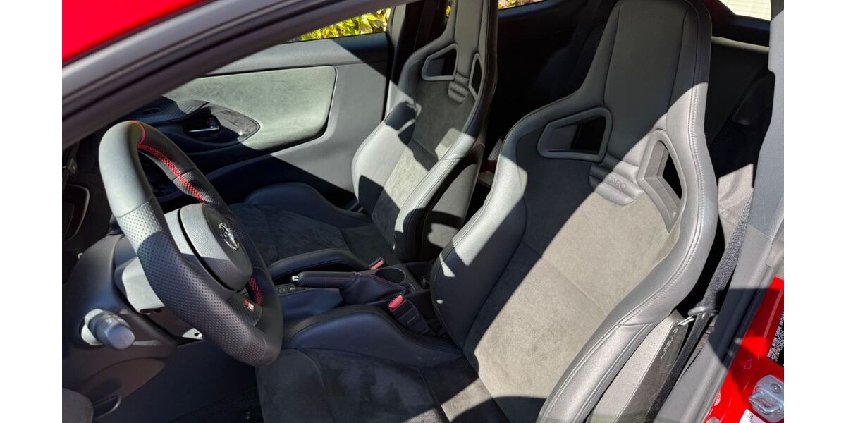 Toyota Yaris 9.000 km 42.990 &euro; Bergkamen 59192