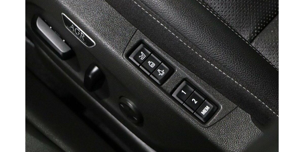 Opel Insignia 2.0 ST 4x4 OPC-LINE GSI WHITE / VC+HUD 140.000 km 18.991 &euro; Hamm 59077