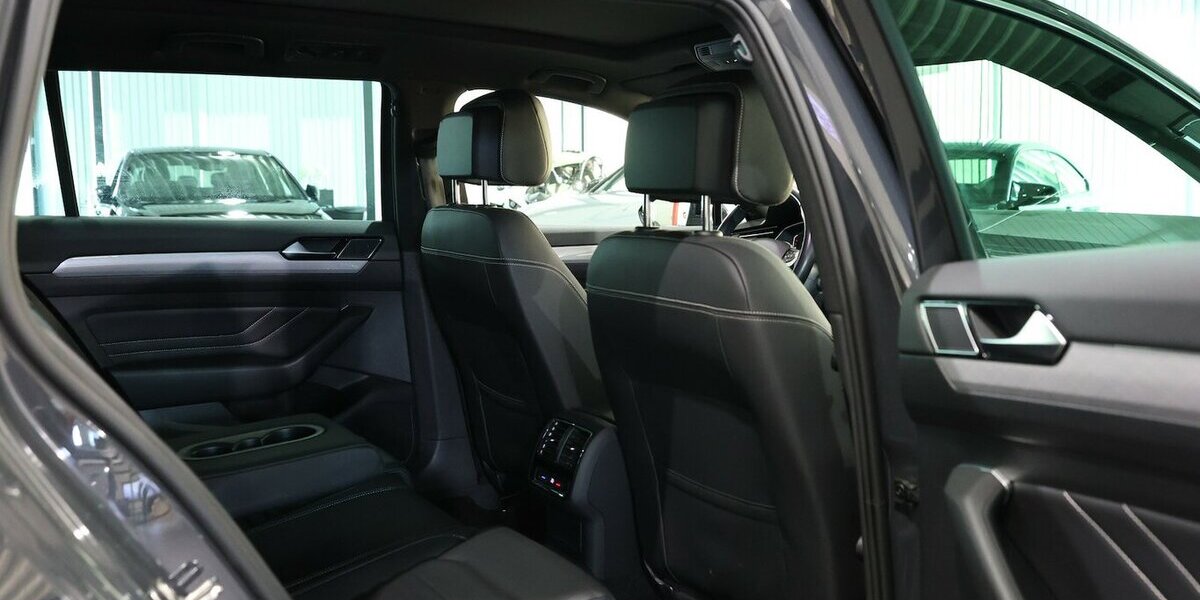 VW Passat Variant 2.0 TDI DSG BUSINESS IQ PANORAMA 122.000 km 22.222 &euro; Hamm 59077