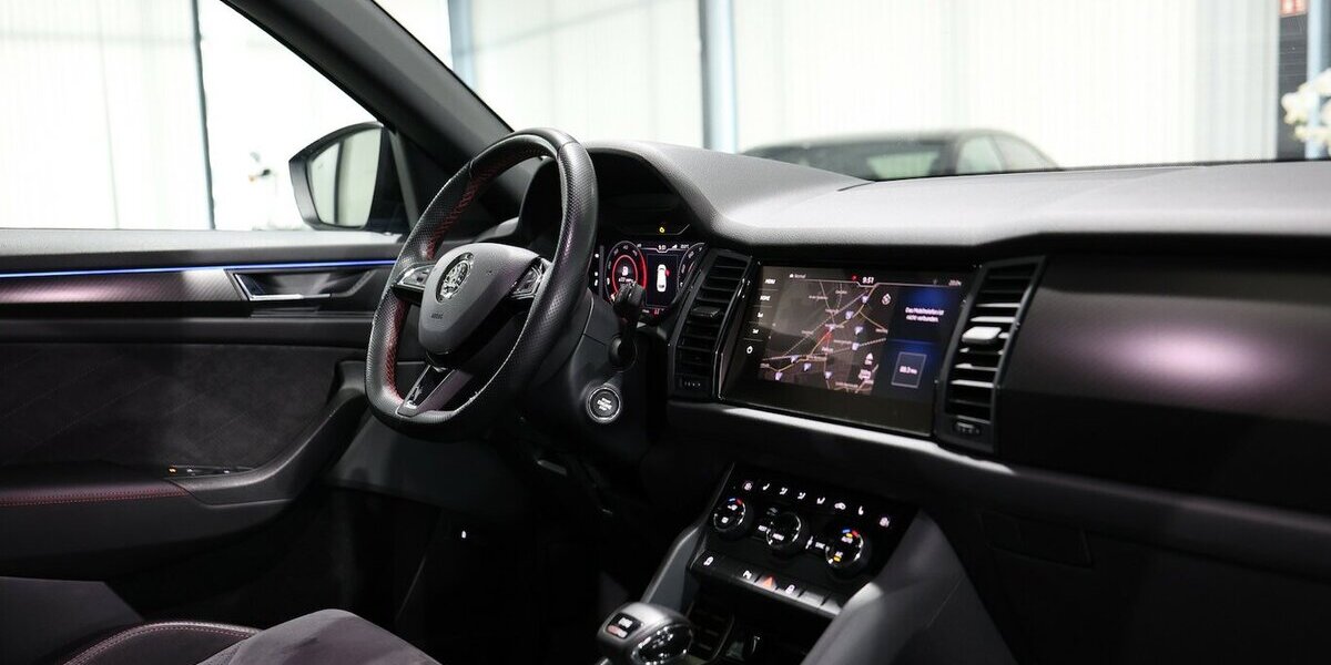 Skoda Kodiaq 2.0 TDI DSG 4x4 RS-SPORTPAKET BLUE+BLACK 145.000 km 26.444 &euro; Hamm 59077