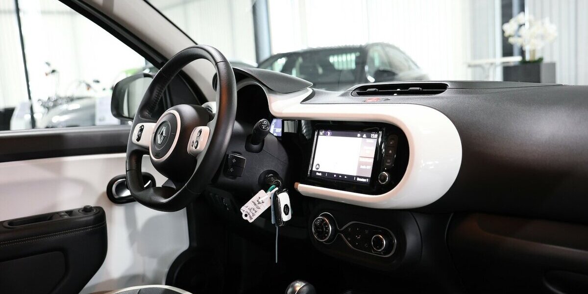 Renault Twingo TECHNO ELECTRIC SPURHALTE, LEDER, KAMERA 10.000 km 13.777 &euro; Hamm 59077