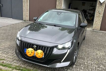 Peugeot 208 52.000 km 13.000 &euro; Rheda-Wiedenbrück 33378