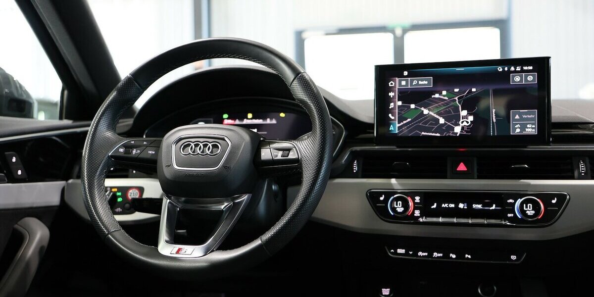 Audi A4 Avant 40 TFSI QUATTRO S-LINE SPORT BLACK TOP 113.000 km 28.444 &euro; Hamm 59077