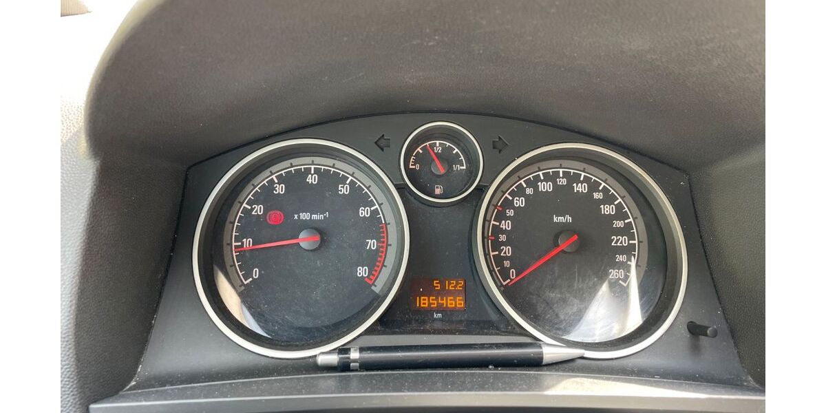 Opel Zafira 185.000 km 5.290 &euro; Unna 59425