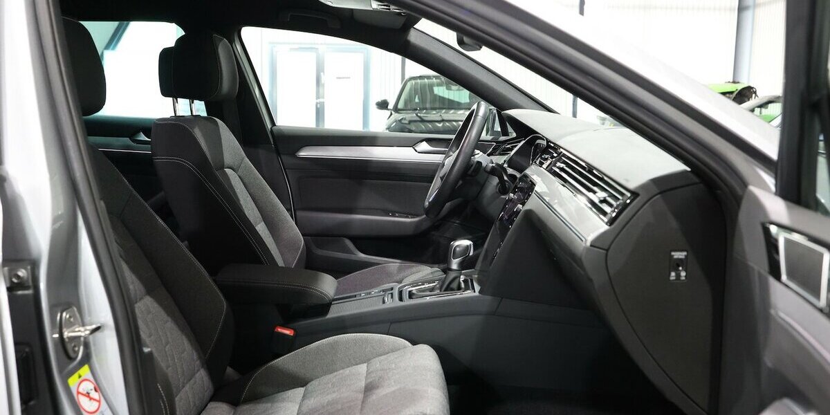 VW Passat Variant GTE DSG IQ BUSINESS R-LINE SPORT 86.000 km 23.991 &euro; Hamm 59077