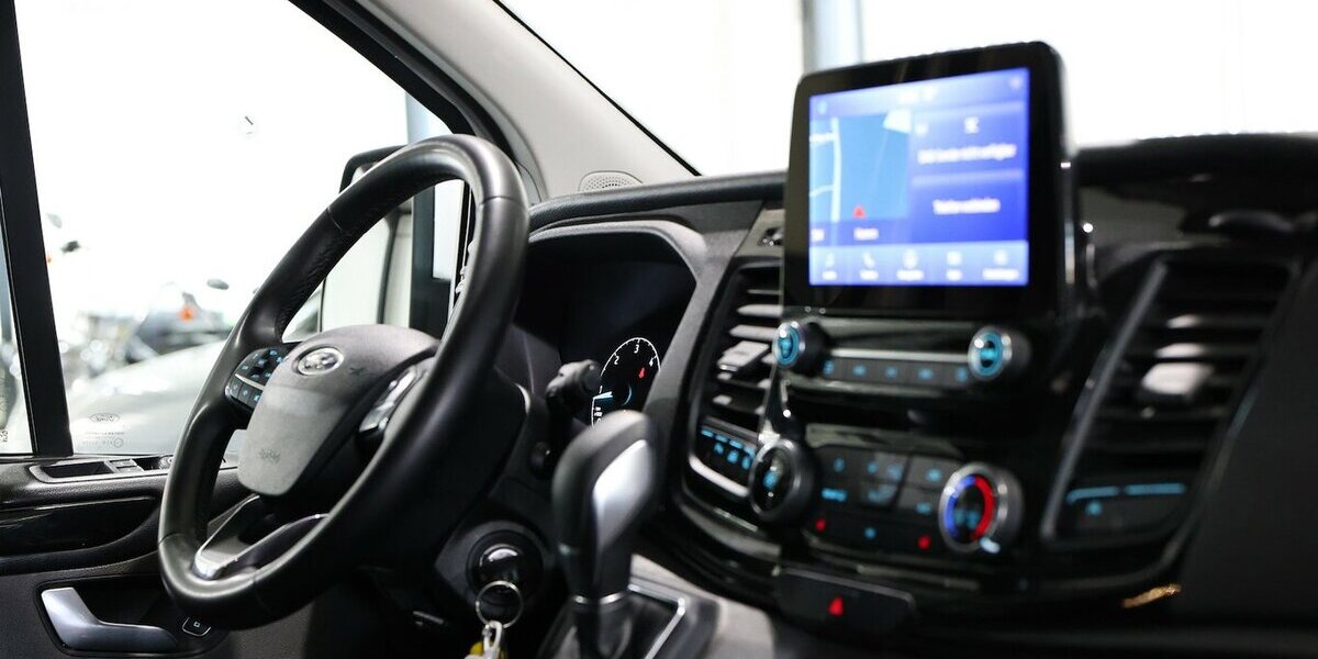 Ford Tourneo Custom 2.0 TDCI 320 L1 / 8-SITZER / NAVI 119.000 km 27.777 &euro; Hamm 59077