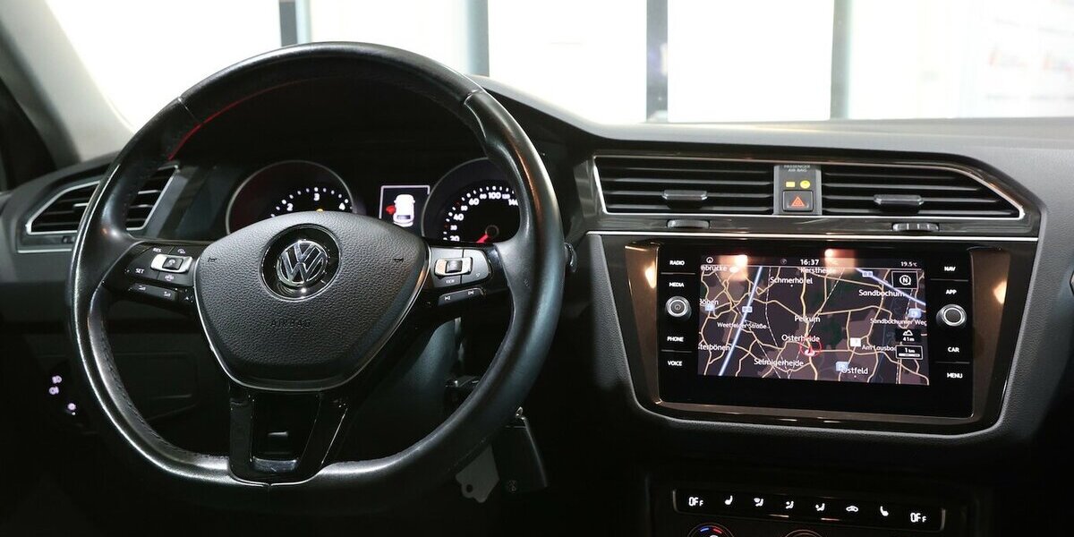 VW Tiguan 2.0 TDI Comfortline / LED, ACC+LANE, NAVI 125.000 km 19.555 &euro; Hamm 59077