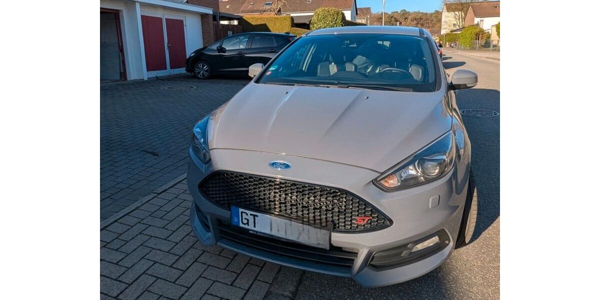 Ford Focus 192.200 km 10.900 &euro; Rheda Wiedenbrück 33378