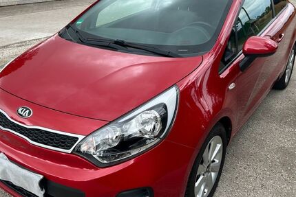 Kia Rio 64.900 km 7.950 &euro; Welver 59514