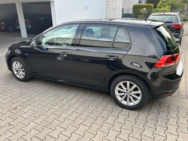 VW Golf 79.500 km 12.600 &euro; Oelde 59302