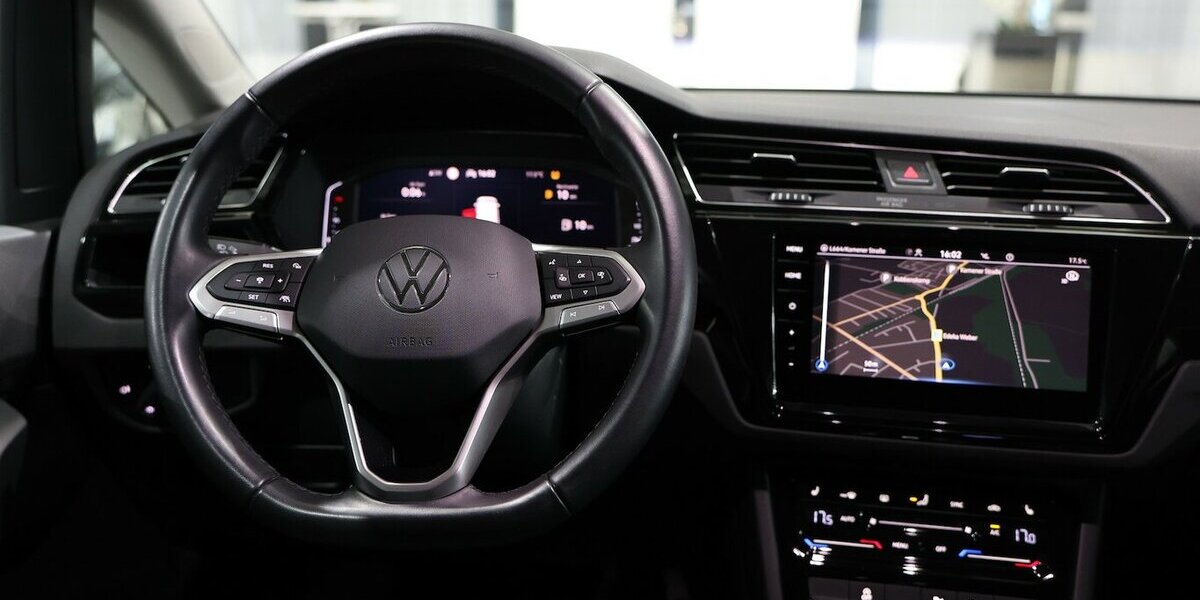 VW Touran 2.0 TDI DSG IQ Comfortline / 7-SITZE, LED 66.000 km 28.777 &euro; Hamm 59077