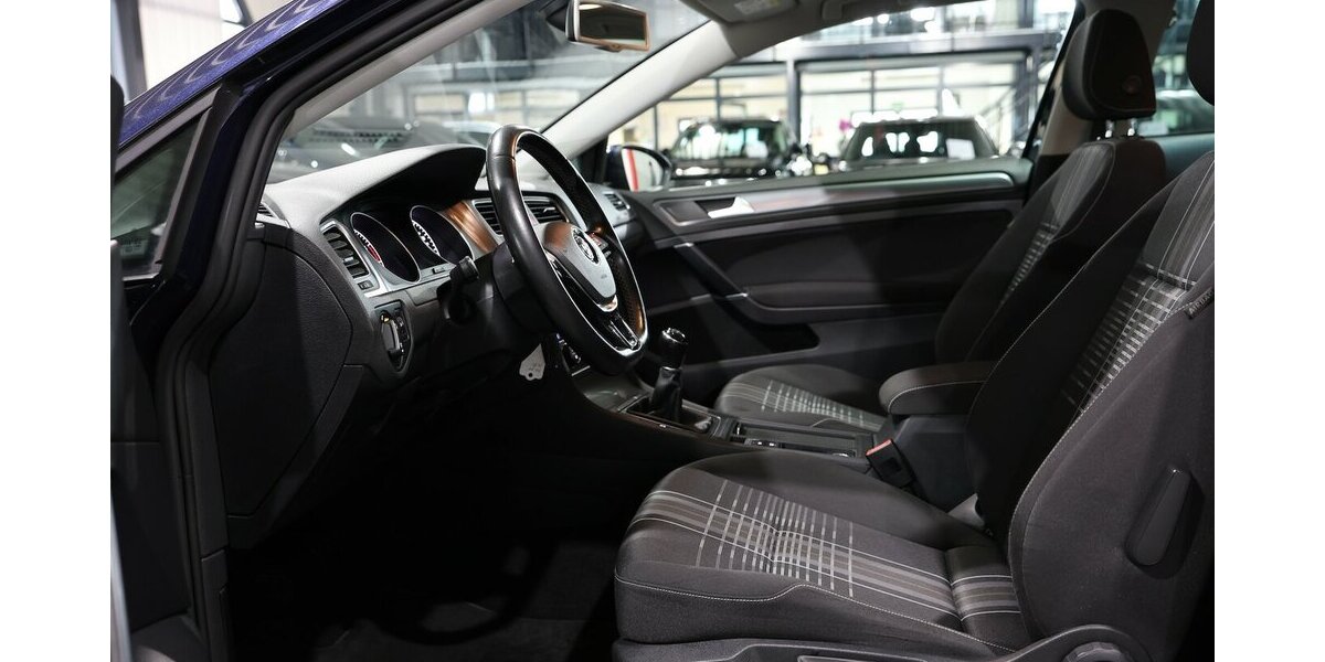 VW Golf VII 1.2 TSI LOUNGE 3-TÜRER / ERST 55.000-KM 55.000 km 10.881 &euro; Hamm 59077