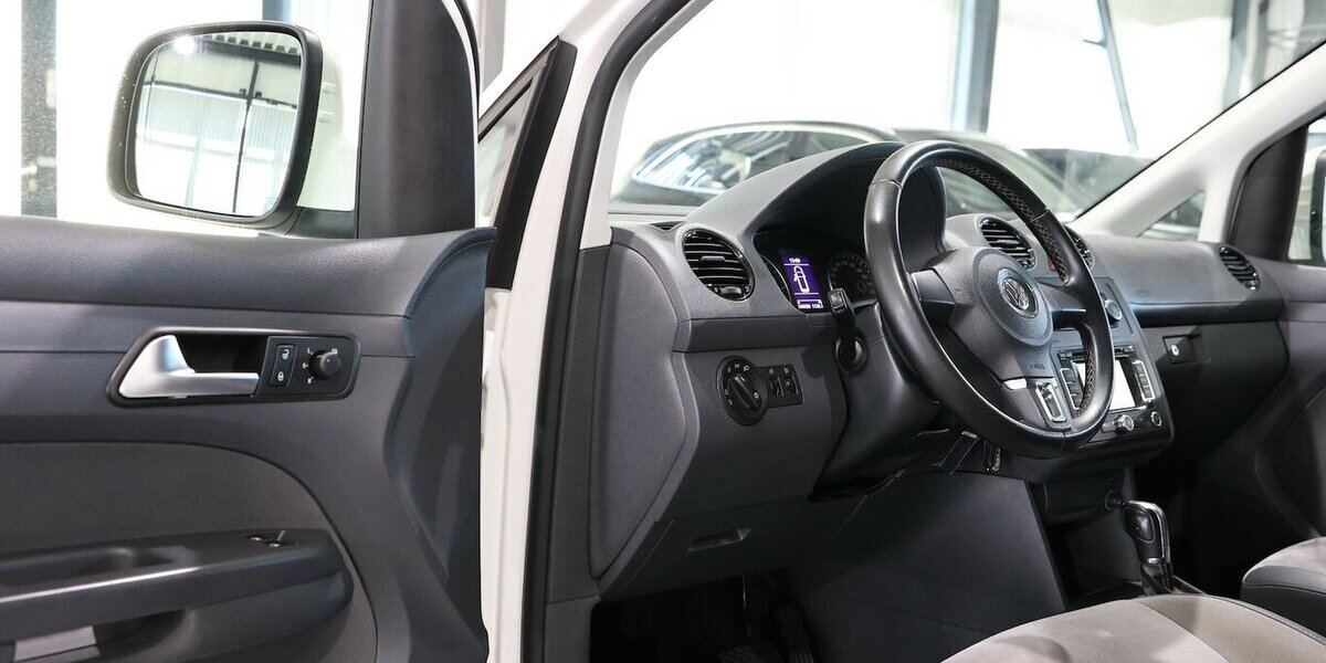 VW Caddy KOMBI 1.6 TDI DSG EDITION-30 WHITE & BLACK 144.000 km 15.111 &euro; Hamm 59077