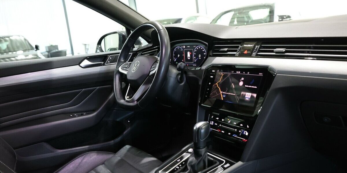 VW Passat Variant 2.0 TDI DSG BUSINESS IQ PANORAMA 122.000 km 22.222 &euro; Hamm 59077