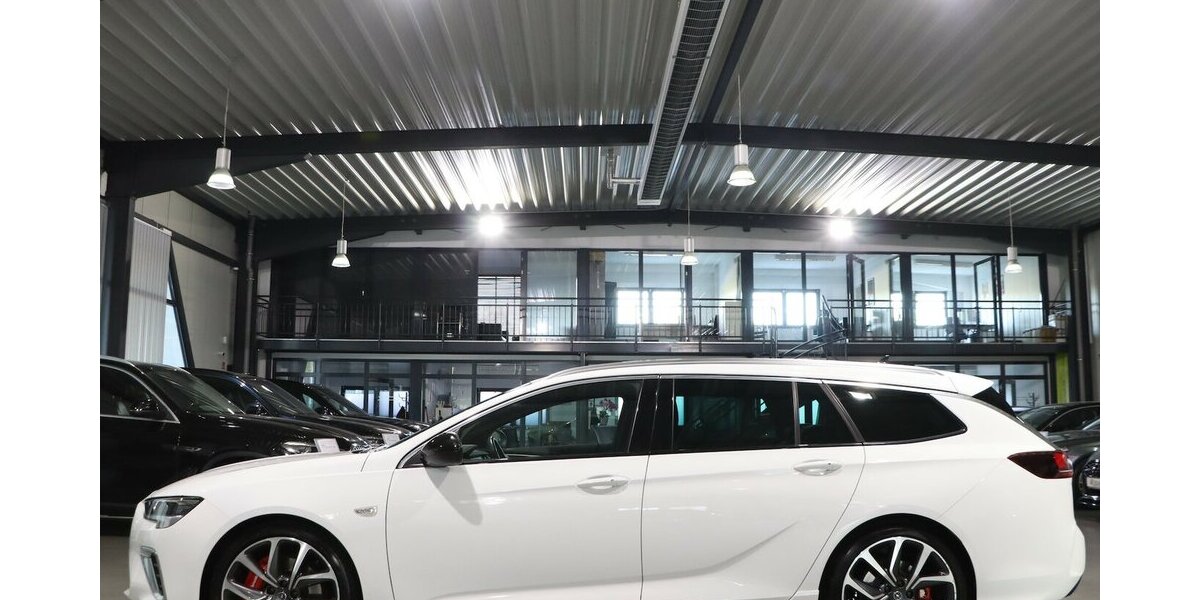 Opel Insignia 2.0 ST 4x4 OPC-LINE GSI WHITE / VC+HUD 140.000 km 18.991 &euro; Hamm 59077