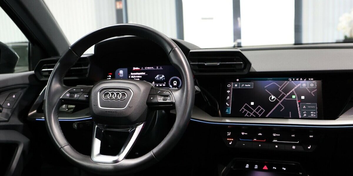 Audi A3 LIMOUSINE 30 TFSI S-LINE MATRIX, VOLL-LEDER 60.000 km 25.333 &euro; Hamm 59077