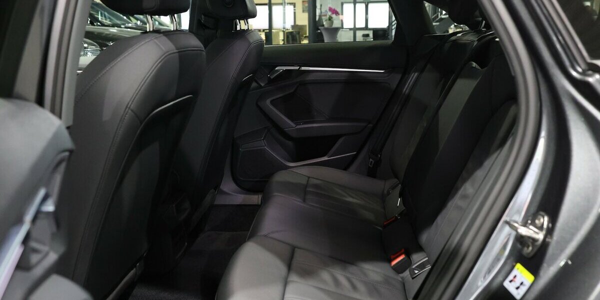 Audi A3 LIMOUSINE 30 TFSI S-LINE MATRIX, VOLL-LEDER 60.000 km 25.333 &euro; Hamm 59077