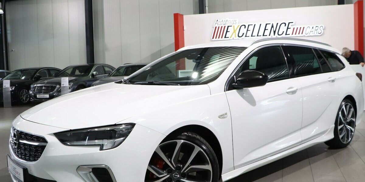 Opel Insignia 2.0 ST 4x4 OPC-LINE GSI WHITE / VC+HUD 140.000 km 18.991 &euro; Hamm 59077