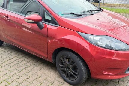 Ford Fiesta 141.000 km 2.589 &euro; Hamm 59077