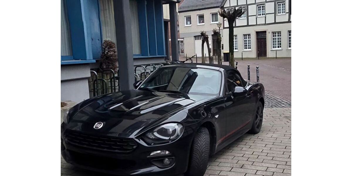 Fiat 124 Spider 96.700 km 18.500 &euro; Werne 59368