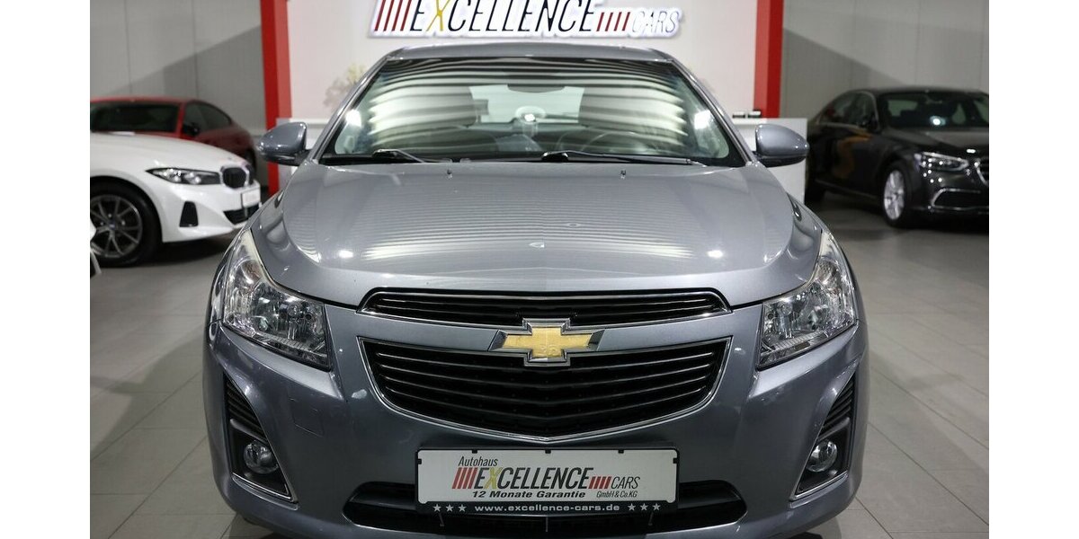 Chevrolet Cruze HATCHBACK 1.4 LTZ / SCHIEBEDACH,LEDER,NAVI 128.000 km 5.777 &euro; Hamm 59077