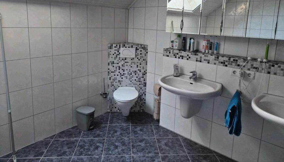 Einfamilienhaus Wadersloh - 7 Zimmer, 250 m&sup2;, 1.350&euro; | Angebot:25571291