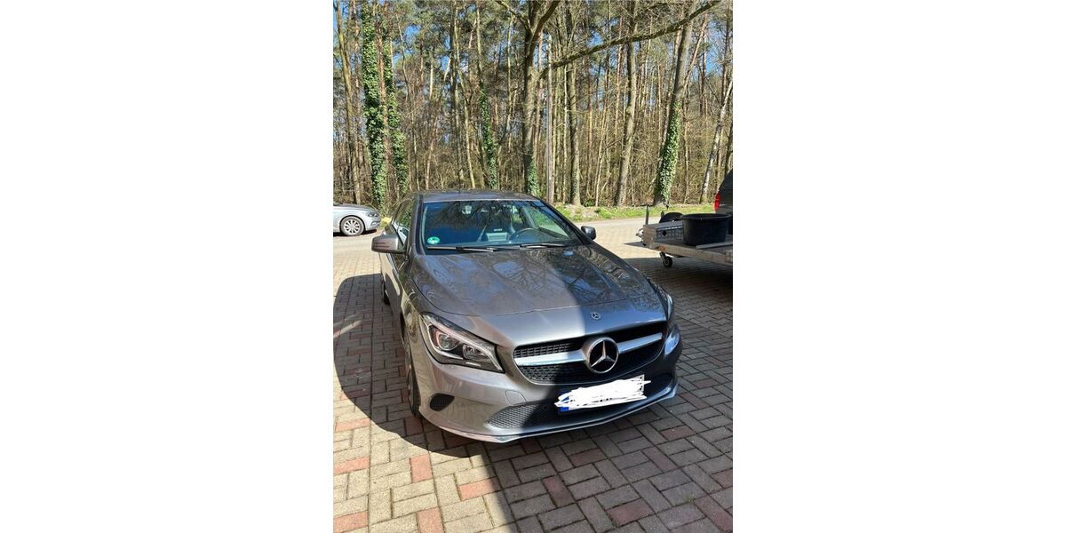 Mercedes-Benz CLA 180 Shooting Brake 130.000 km 12.990 &euro; Warendorf 48231