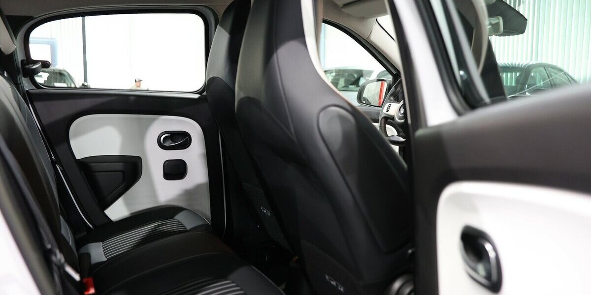 Renault Twingo INTENS ELECTRIC SPURHALTE, LEDER, KAMERA 13.000 km 13.111 &euro; Hamm 59077
