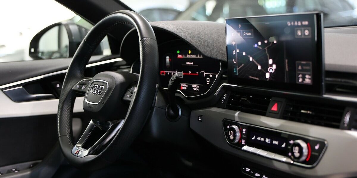 Audi A4 Avant 40 TFSI QUATTRO S-LINE SPORT BLACK TOP 113.000 km 28.444 &euro; Hamm 59077
