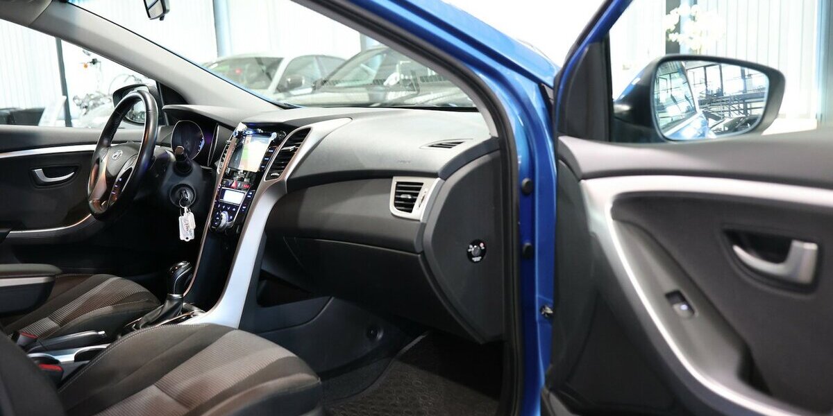 Hyundai i30 1.6 T-GDI STYLE / AUTOMATIK / NAVI+KAMERA 78.000 km 13.777 &euro; Hamm 59077