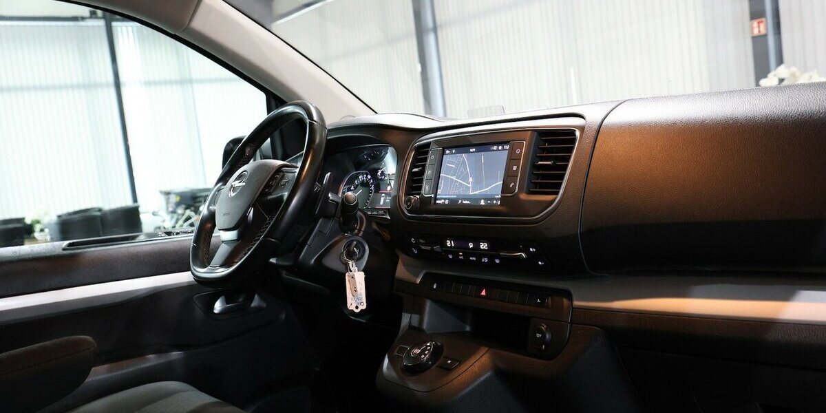 Opel Zafira Life 2.0 CDTI EDITION-M INNOVATION 8-SITZ 150.000 km 25.991 &euro; Hamm 59077