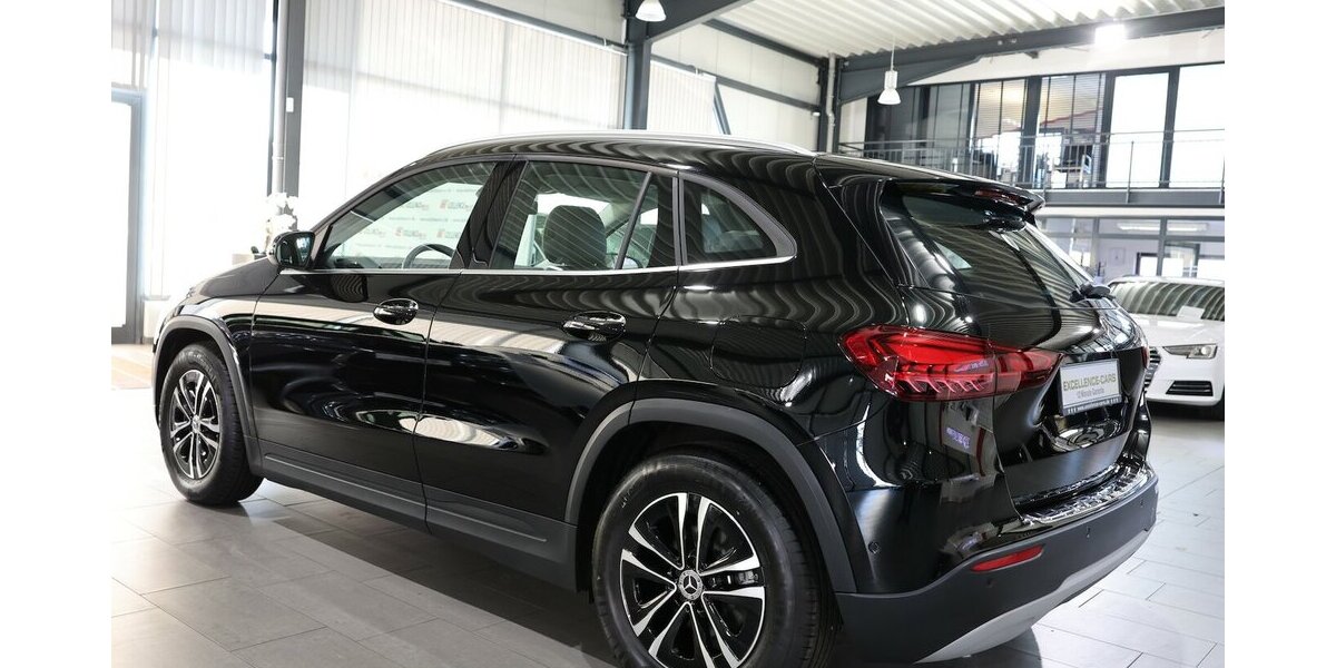 Mercedes-Benz GLA 180 ADVANCED SPORT / LEDER, LED, WIDESCREEN 7.000 km 32.888 &euro; Hamm 59077