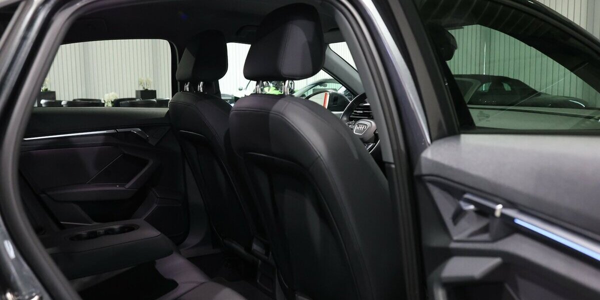 Audi A3 LIMOUSINE 30 TFSI S-LINE MATRIX, VOLL-LEDER 60.000 km 25.333 &euro; Hamm 59077