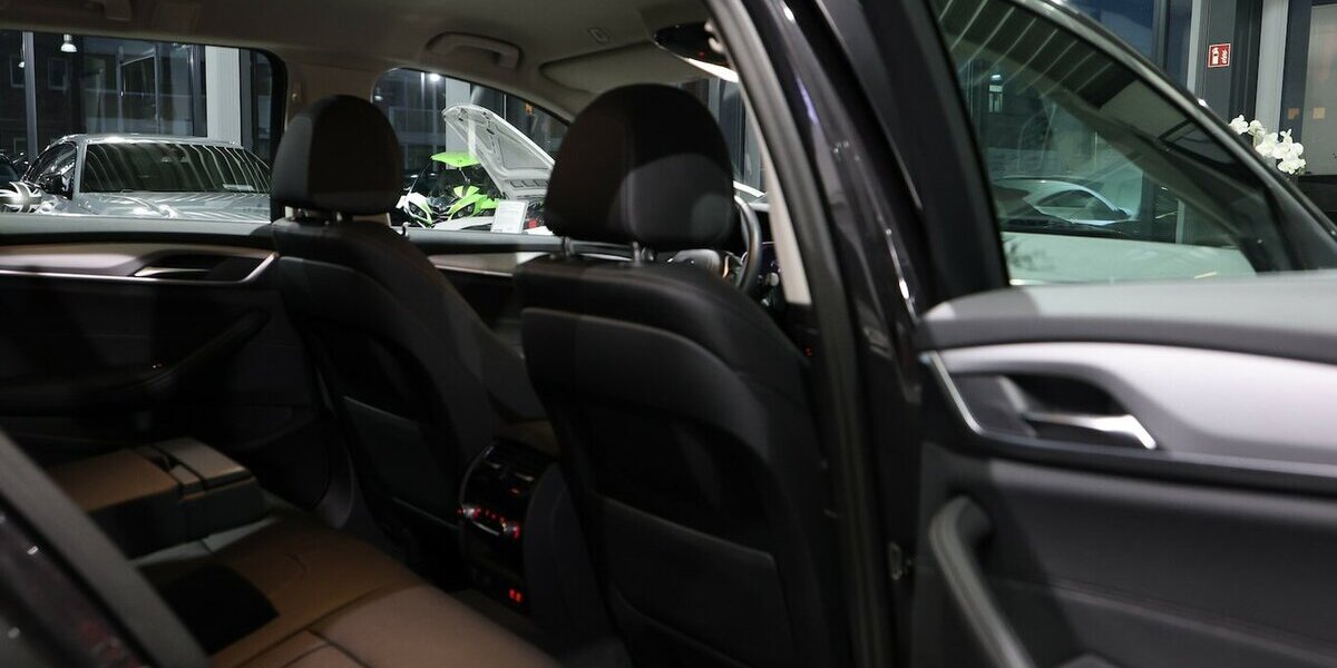 BMW 520d Touring xDrive BUSINESS EL.VOLL-LEDER, LED 14.000 km 38.111 &euro; Hamm 59077