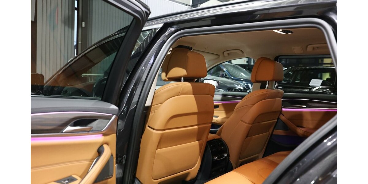 BMW 530i Touring INNOVATION LUXURY-LINE BUSINESS 45.000 km 38.777 &euro; Hamm 59077