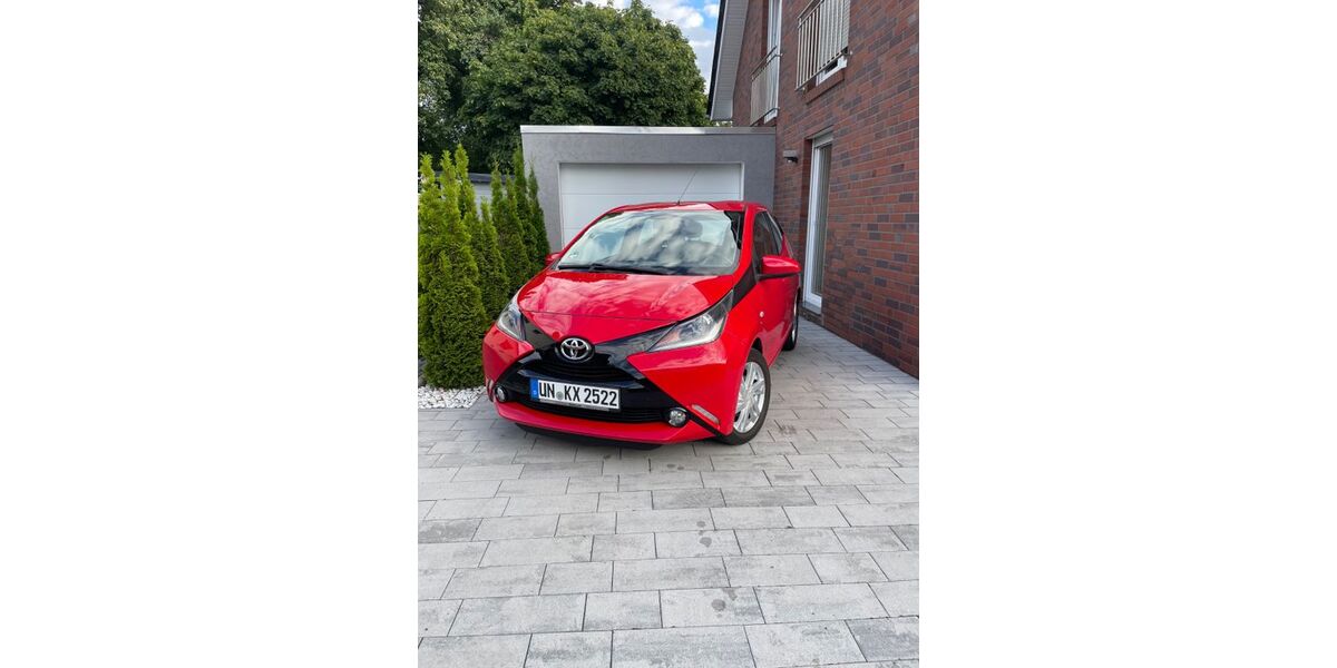 Toyota Aygo (X) 127.613 km 6.800 &euro; Bergkamen 59192