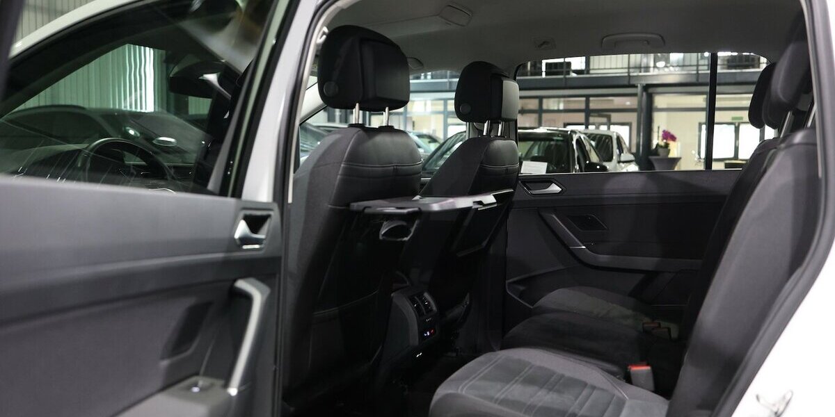 VW Touran 2.0 TDI DSG IQ Comfortline / 7-SITZE, LED 66.000 km 28.777 &euro; Hamm 59077