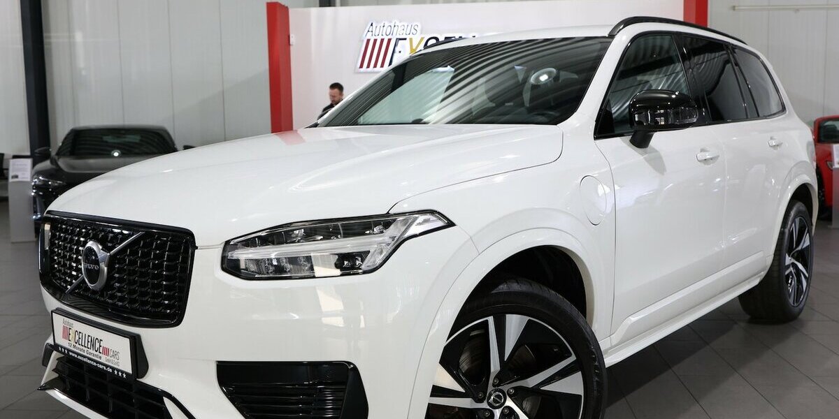 Volvo XC90 RECHARGE P-HEV AWD R-DESIGN SPORT 7-SITZER 137.000 km 36.991 &euro; Hamm 59077