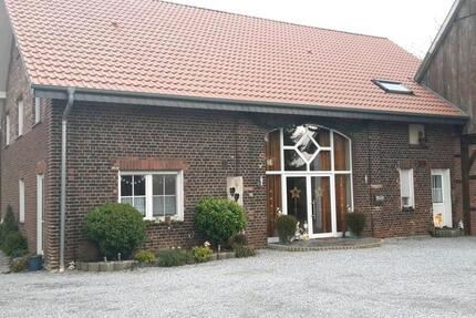 Haus Wadersloh - 7 Zimmer, 250 m&sup2;, 1.350&euro; | Angebot:25571291