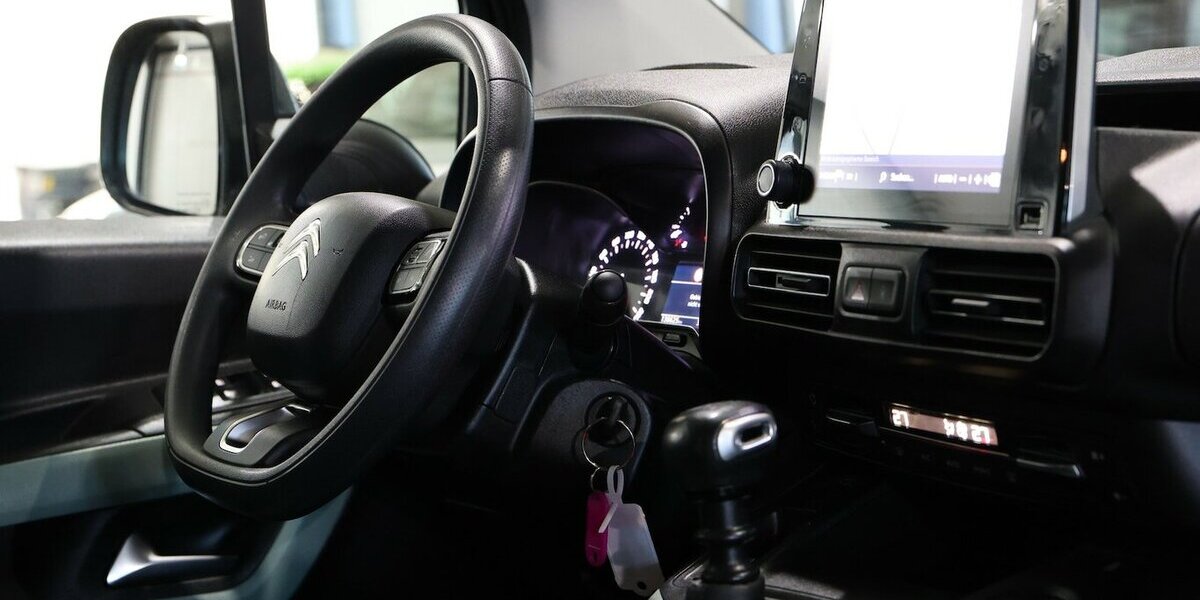 Citroen Berlingo 1.5 BLUE-HDI FEEL XL130 / 7-SITZER / 136.000 km 15.555 &euro; Hamm 59077