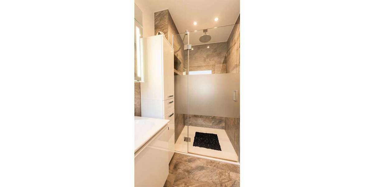 Modernisiertes Reihenhaus mit Wellnessbad, Gäste-WC, Keller & 248 m² Grundstück - Reihenmittelhaus Bönen | Angebot:26613170