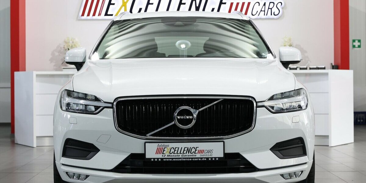 Volvo XC60 D4 MOMENTUM PRO / PANORAMA, MATRIX-LED 130.000 km 26.777 &euro; Hamm 59077
